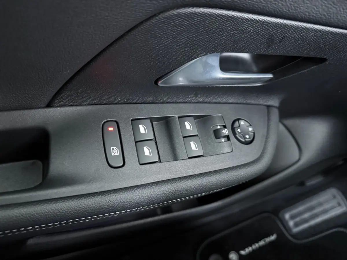 GS 54 kWh | 96% SOH | Apple Carplay / Android Auto | Adaptive Cruise Control | | Bluetooth Audio-Streaming | Buitenspiegel elektr. verstel- en verwarmbaar, electr. inklapbaar | DAB-Tuner (Ra