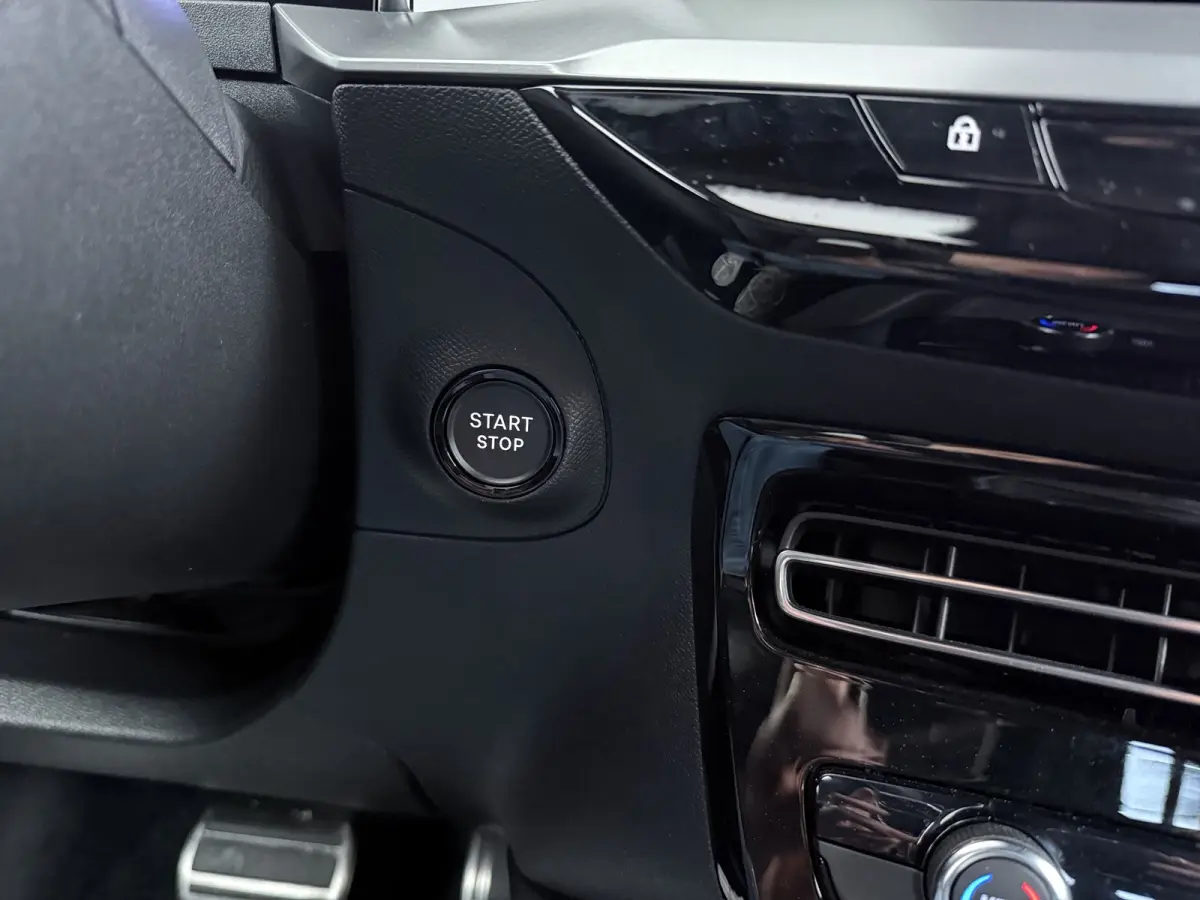 GS 54 kWh | 96% SOH | Apple Carplay / Android Auto | Adaptive Cruise Control | | Bluetooth Audio-Streaming | Buitenspiegel elektr. verstel- en verwarmbaar, electr. inklapbaar | DAB-Tuner (Ra