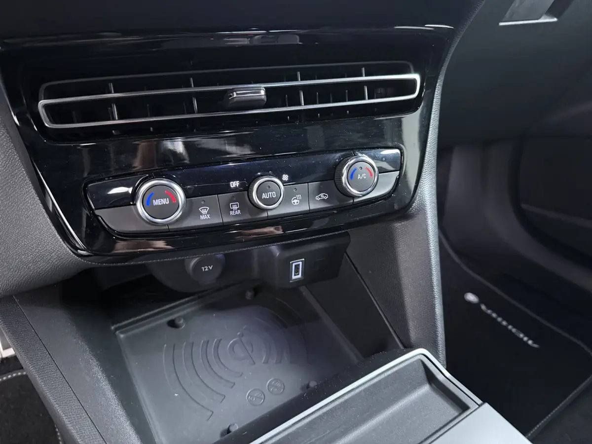 GS 54 kWh | 96% SOH | Apple Carplay / Android Auto | Adaptive Cruise Control | | Bluetooth Audio-Streaming | Buitenspiegel elektr. verstel- en verwarmbaar, electr. inklapbaar | DAB-Tuner (Ra