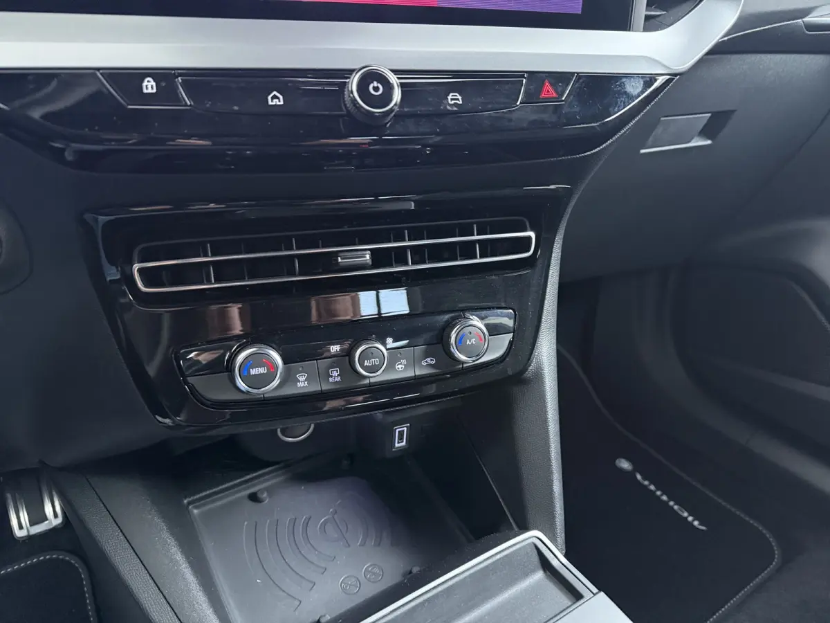 GS 54 kWh | 96% SOH | Apple Carplay / Android Auto | Adaptive Cruise Control | | Bluetooth Audio-Streaming | Buitenspiegel elektr. verstel- en verwarmbaar, electr. inklapbaar | DAB-Tuner (Ra