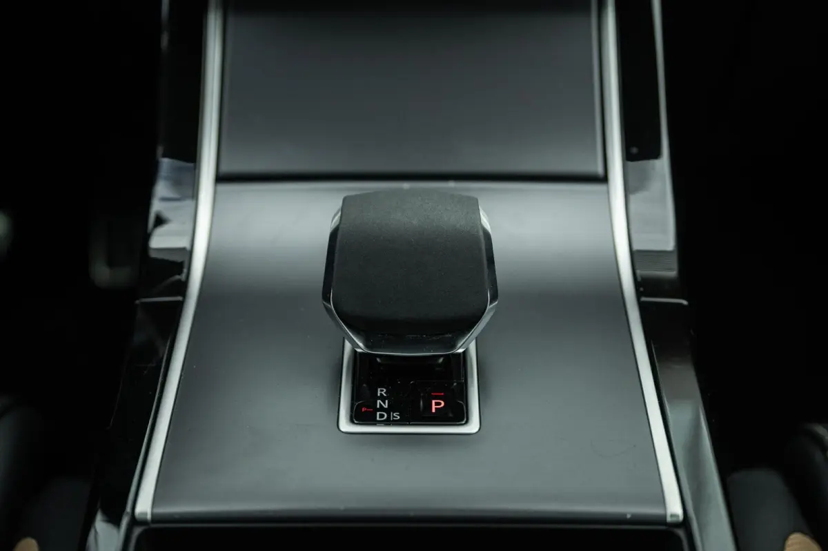 2.0 P400e AWD Dynamic HSE PHEV PANO LEDER MERIDIAN 360 CAMERA STUURVERWARMING ADAPTIVE CRUISE