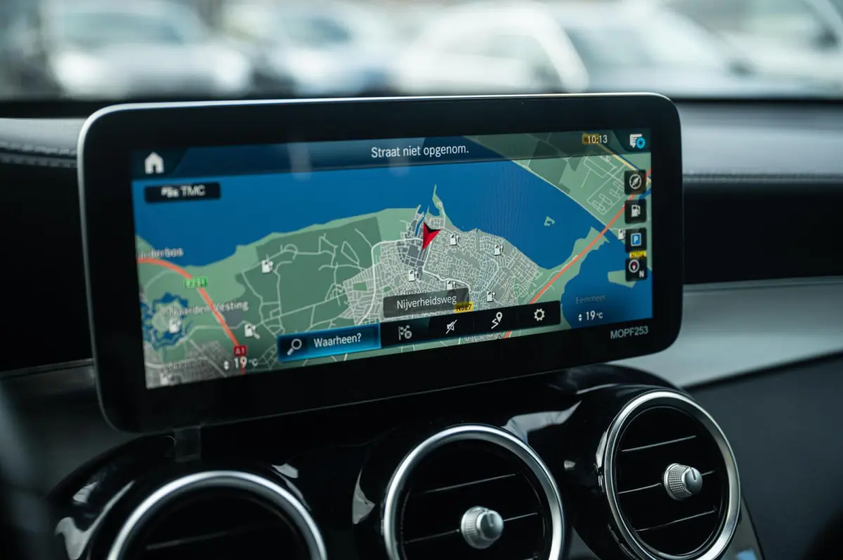 4MATIC AMG LINE PANO BURMESTER MEMORY TREKHAAK DISTRONIC