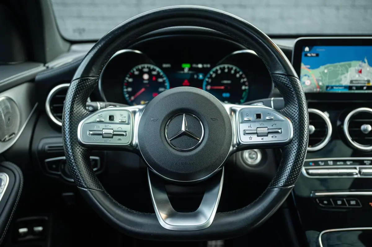 4MATIC AMG LINE PANO BURMESTER MEMORY TREKHAAK DISTRONIC