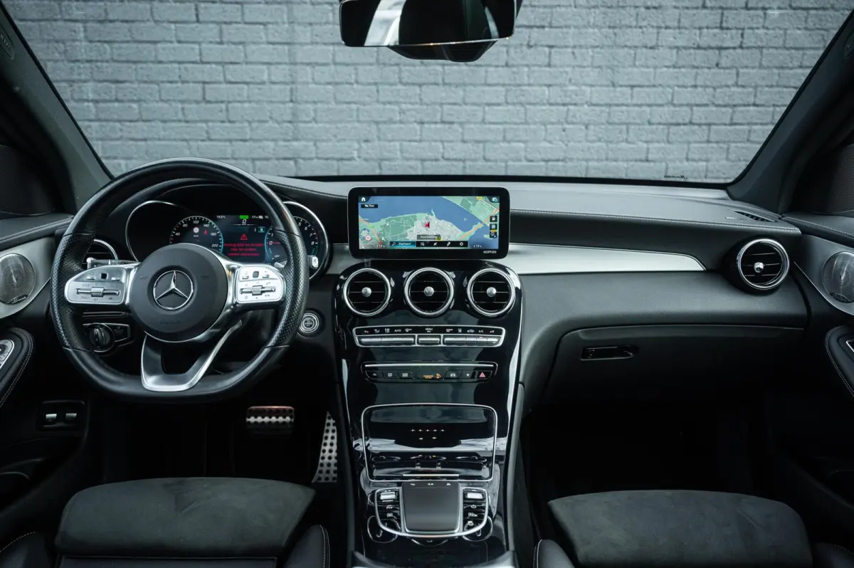 4MATIC AMG LINE PANO BURMESTER MEMORY TREKHAAK DISTRONIC