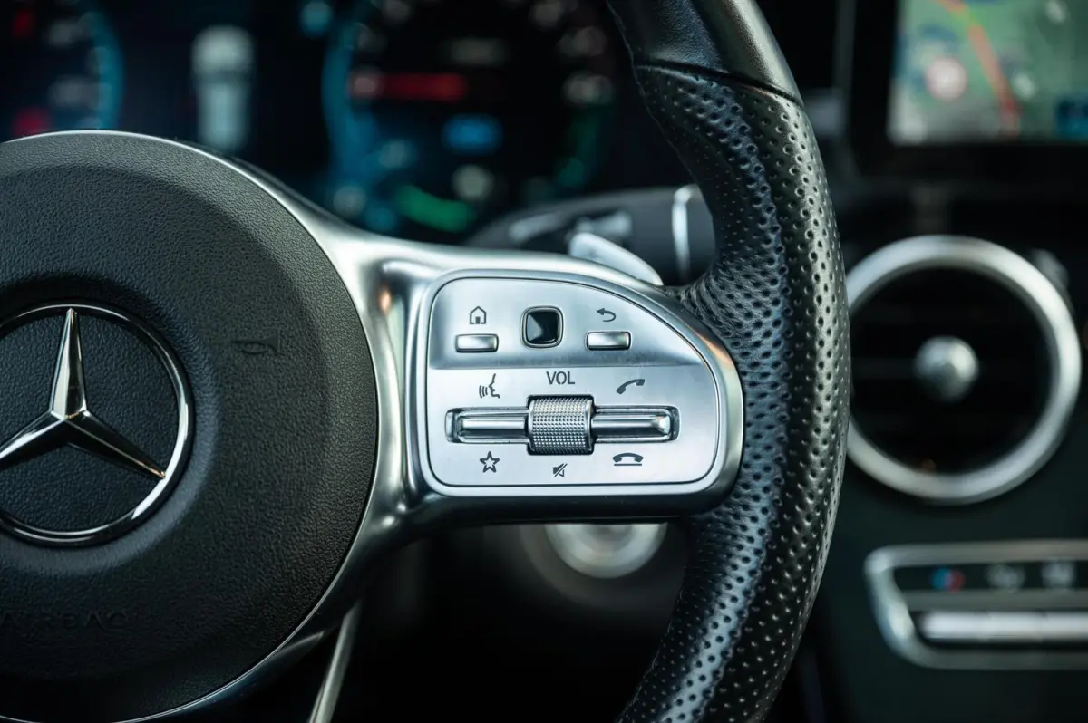4MATIC AMG LINE PANO BURMESTER MEMORY TREKHAAK DISTRONIC