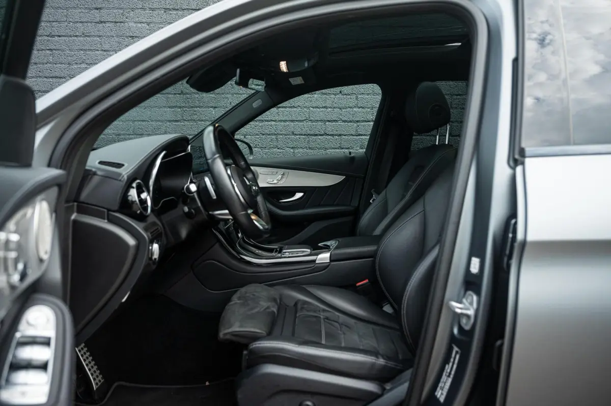 4MATIC AMG LINE PANO BURMESTER MEMORY TREKHAAK DISTRONIC