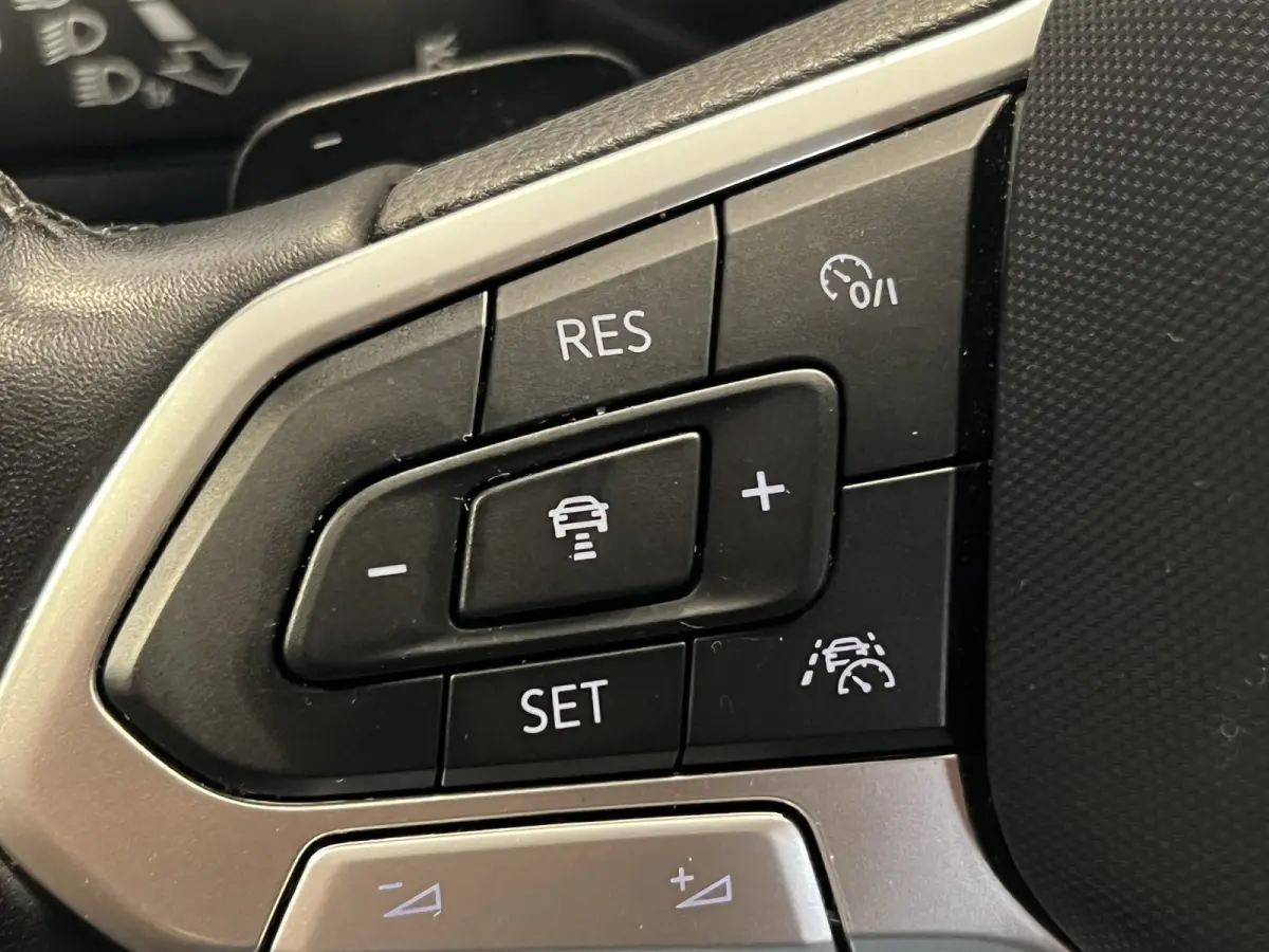 1.5 TSI Style | Android/Apple Carplay | LM Velgen 18" | Cruise Control Adaptief | Voorstoelen Verwarmd | PDC Voor en Achter | Achteruitrijcamera | Airco |