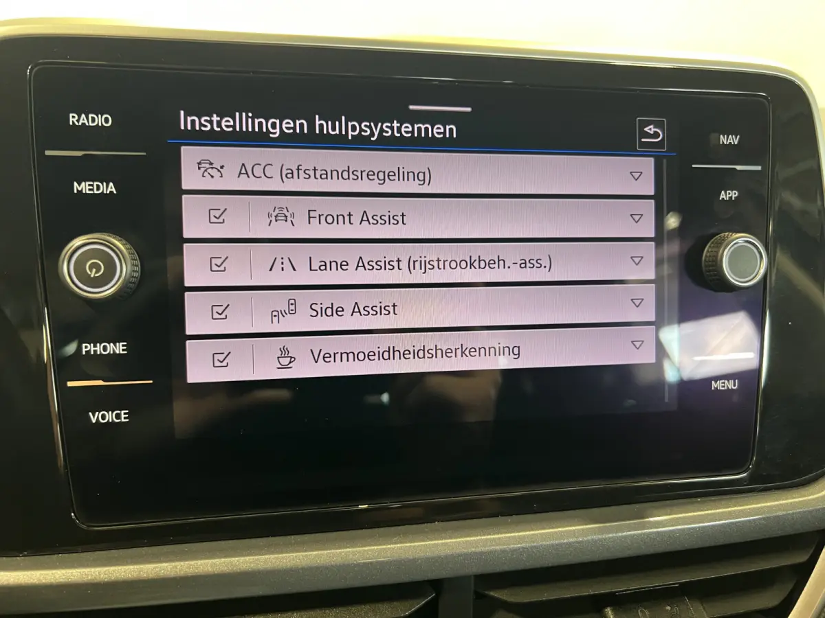 1.5 TSI Style | Android/Apple Carplay | LM Velgen 18" | Cruise Control Adaptief | Voorstoelen Verwarmd | PDC Voor en Achter | Achteruitrijcamera | Airco |