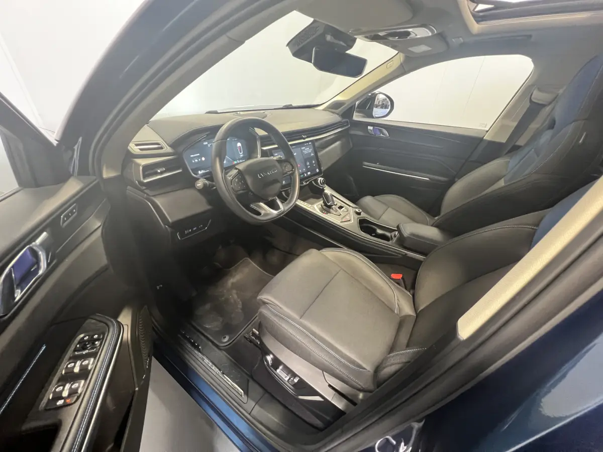 1.5 | Navigatie/Android/Apple Carplay | LM Velgen 20" | Rondomzichtcamera | Panoramadak | Voorstoelen Verwarmd | Cruise Control | Airco |