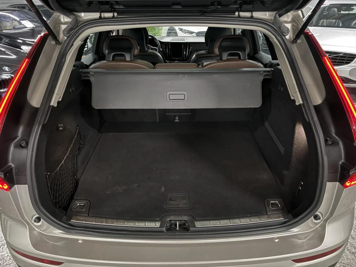 2.0 T8 Twin Engine AWD|HUD|Luchtvering|Leder|Pano|Trekhaak