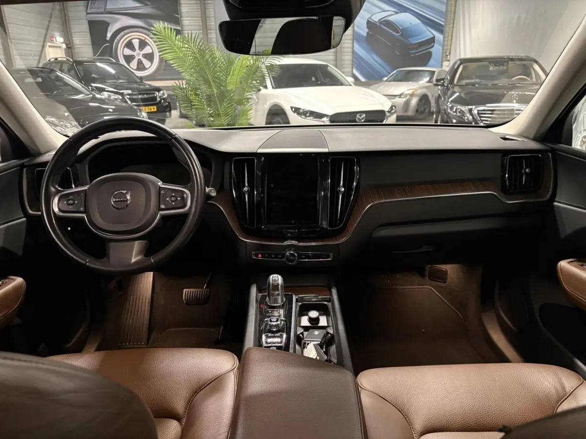 2.0 T8 Twin Engine AWD|HUD|Luchtvering|Leder|Pano|Trekhaak
