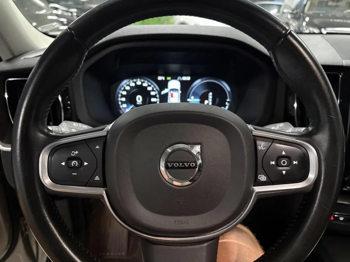 2.0 T8 Twin Engine AWD|HUD|Luchtvering|Leder|Pano|Trekhaak