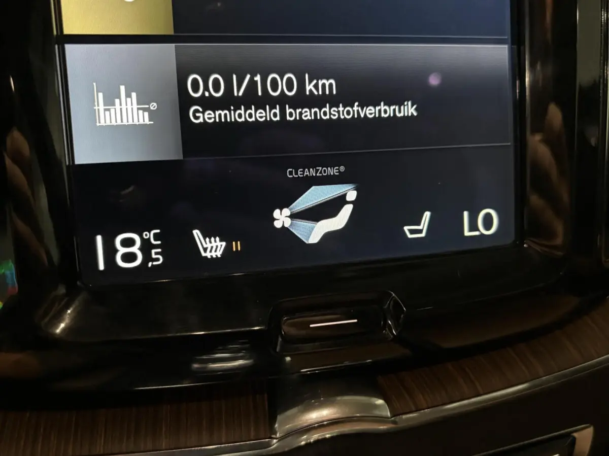 2.0 T8 Twin Engine AWD|HUD|Luchtvering|Leder|Pano|Trekhaak