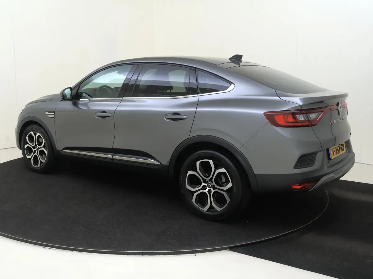1.6 E-Tech hybrid 145 techno Metallic lak| apple carplay | android auto | LM velgen
