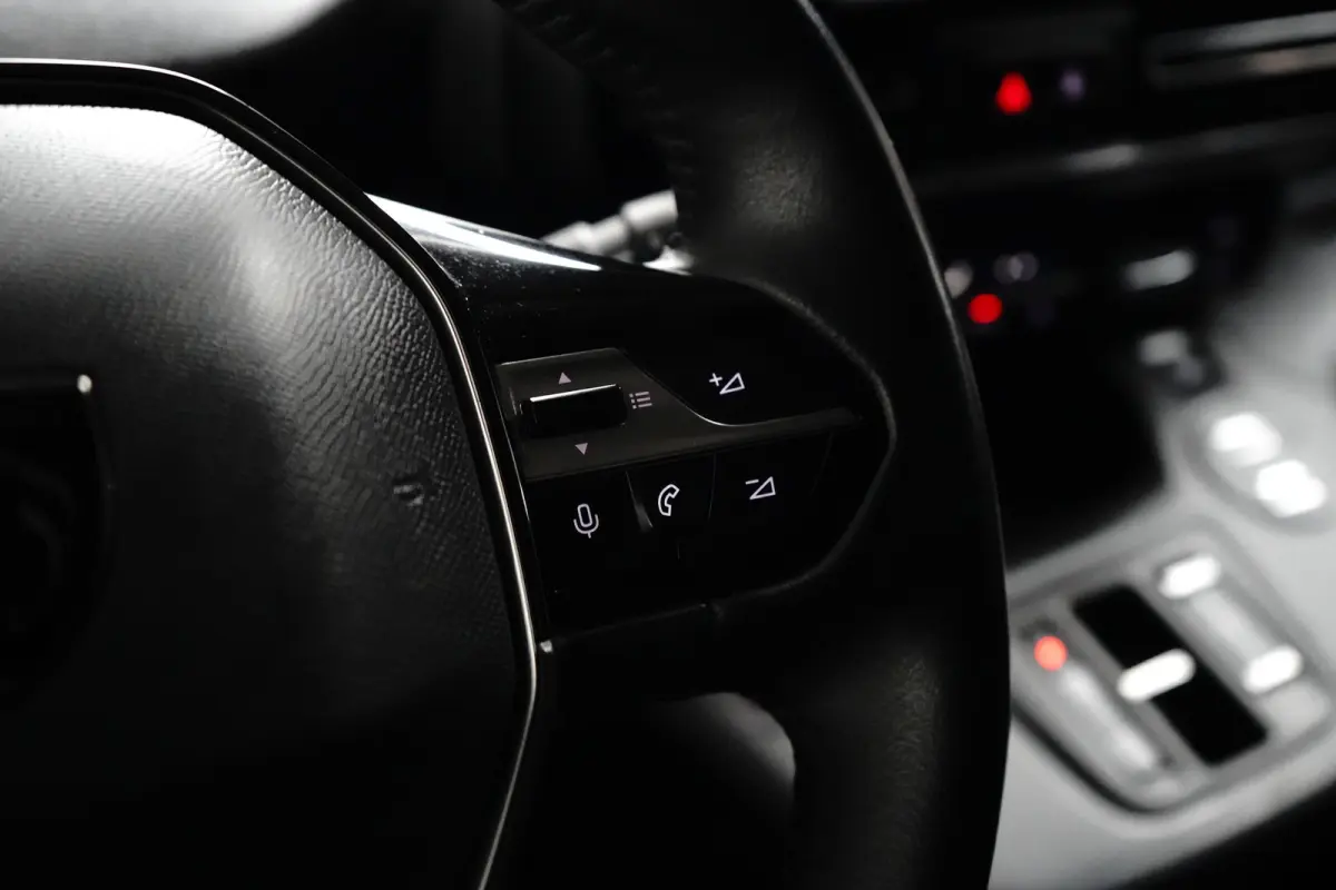 1.5 BlueHDi 130 EAT8 S&S L1 | Achteruitrijcamera | Airco (automatisch) | Apple Carplay/Android Auto|telefoonintegratie premium