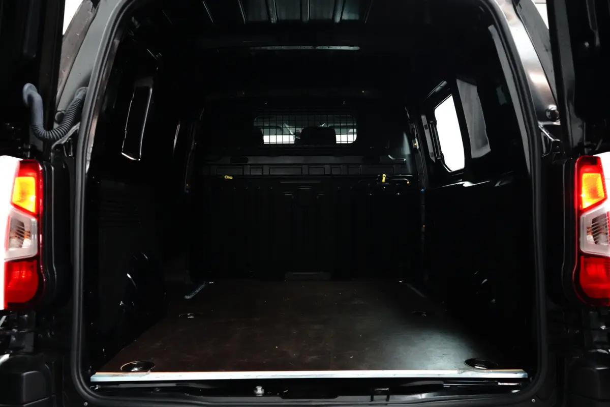 1.5 BlueHDi 130 EAT8 S&S L1 | Achteruitrijcamera | Airco (automatisch) | Apple Carplay/Android Auto|telefoonintegratie premium