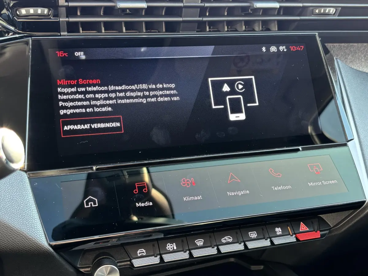 145pk Hybrid Allure | Camera | 19"LMV | LEER/Stof | AppleCarPlay/Android | Navigatie | AUTOMAAT