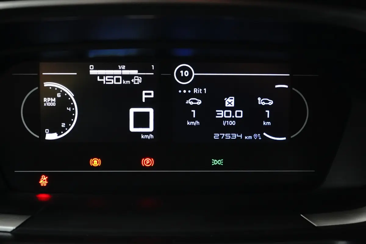 1.5 BlueHDI 130pk EAT8 L1 | Achteruitrijcamera | Apple Carplay/Android Auto|telefoonintegratie premium | Cruise control