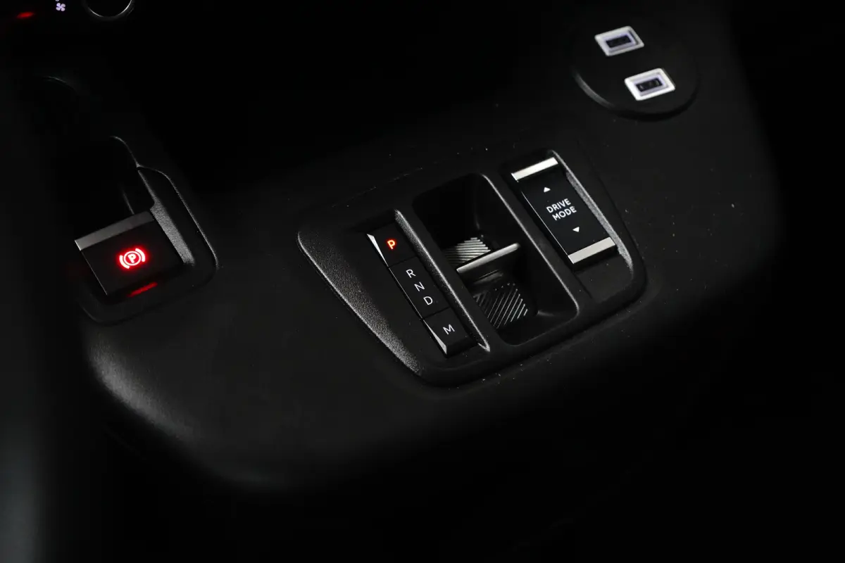 1.5 BlueHDI 130pk EAT8 L1 | Achteruitrijcamera | Apple Carplay/Android Auto|telefoonintegratie premium | Cruise control