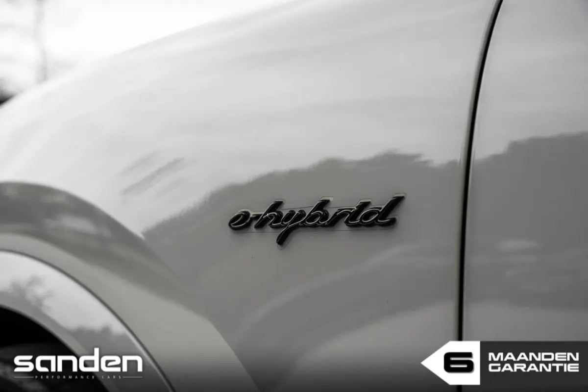 E-Hybrid Platinum Edition|Krijt|Pano