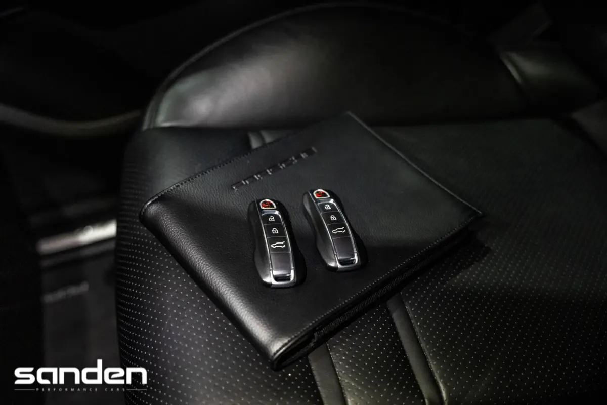 E-Hybrid Platinum Edition|Krijt|Pano
