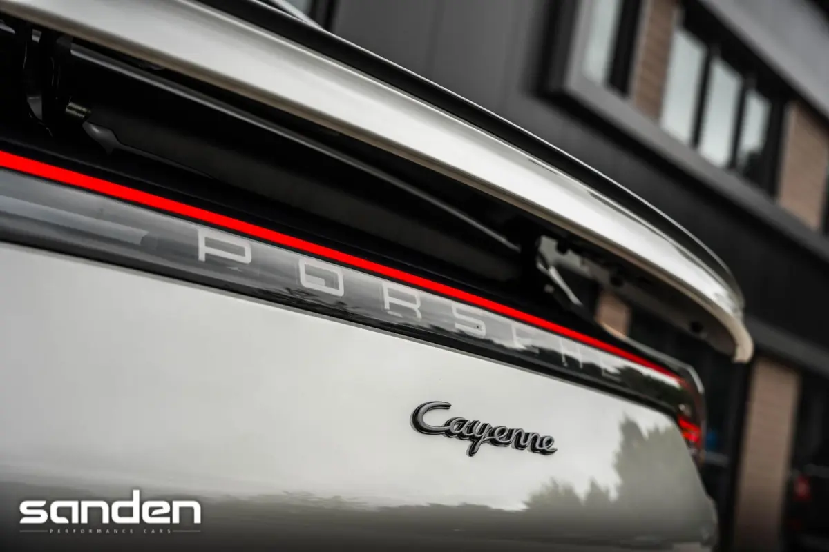 E-Hybrid Platinum Edition|Krijt|Pano