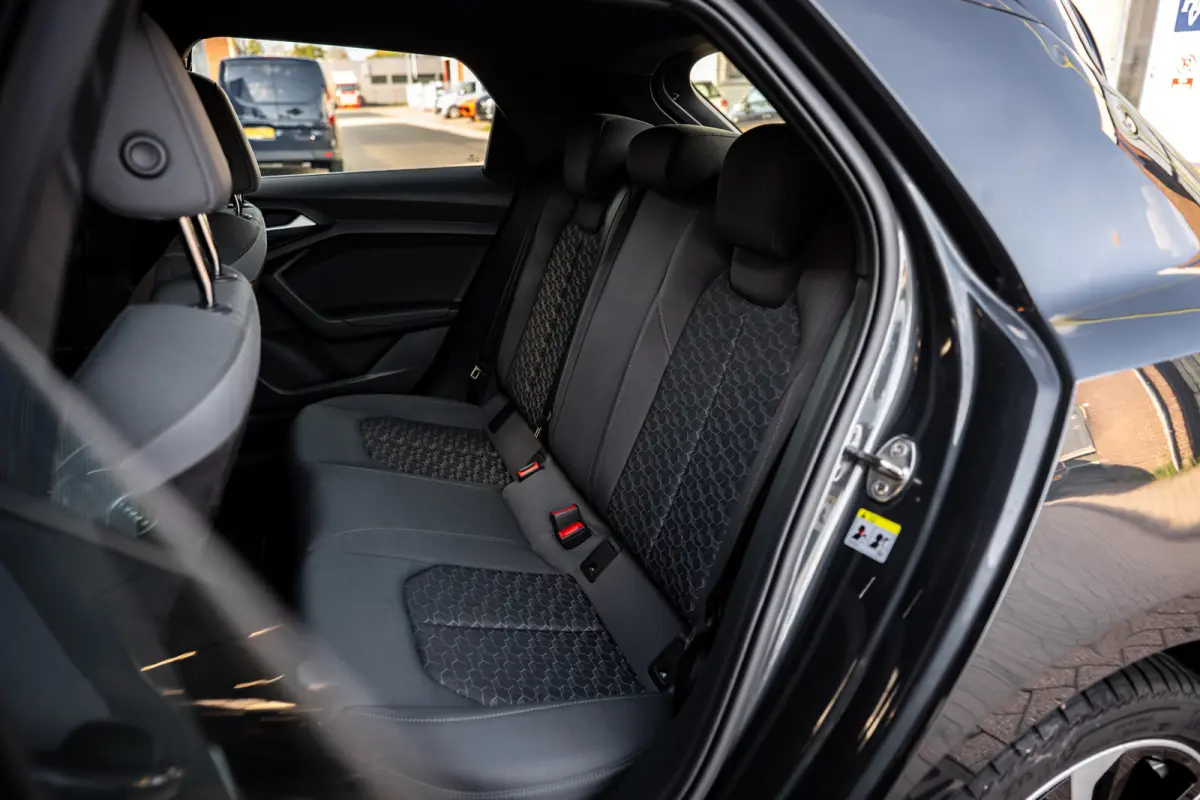 Dealer Onderhouden|Acc Lane-Assist|Carplay|Led|Garantie