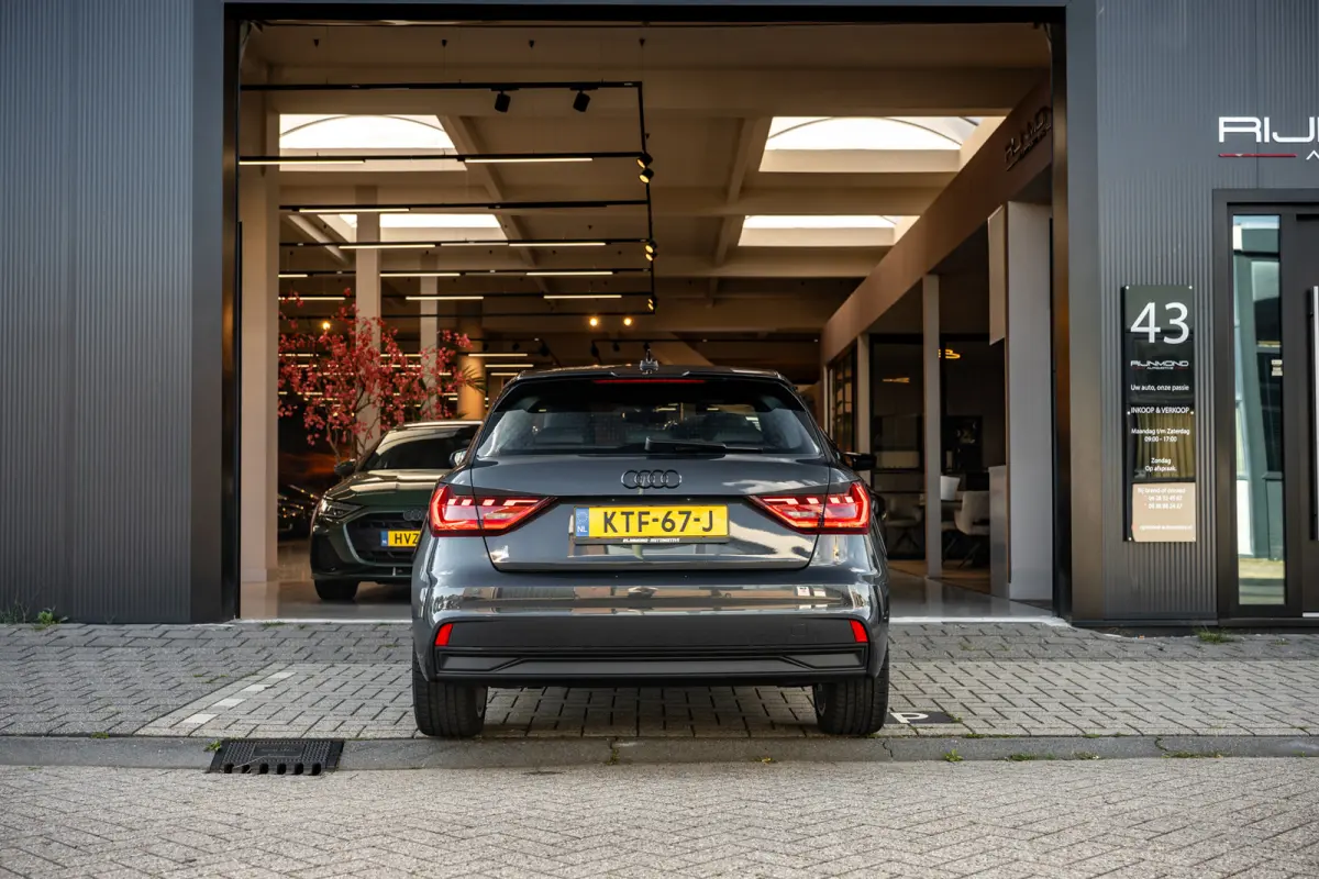 Dealer Onderhouden|Acc Lane-Assist|Carplay|Led|Garantie