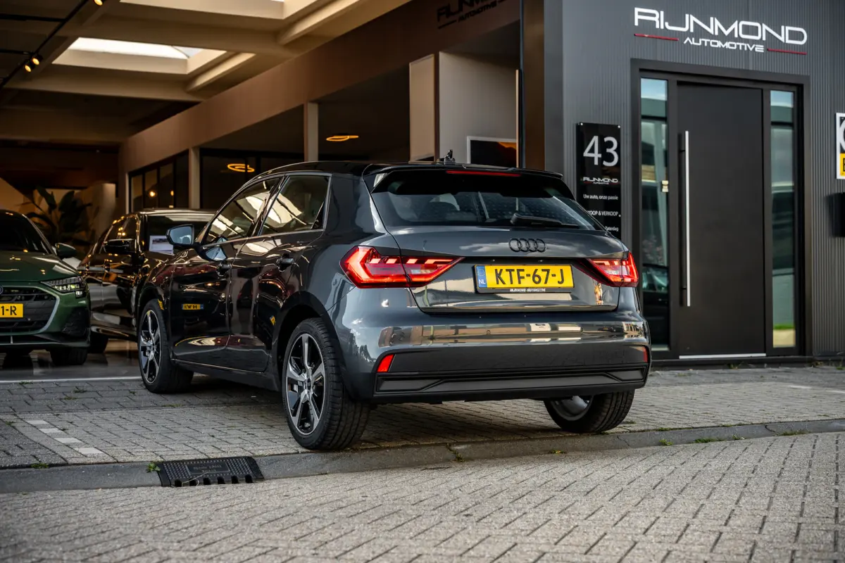 Dealer Onderhouden|Acc Lane-Assist|Carplay|Led|Garantie