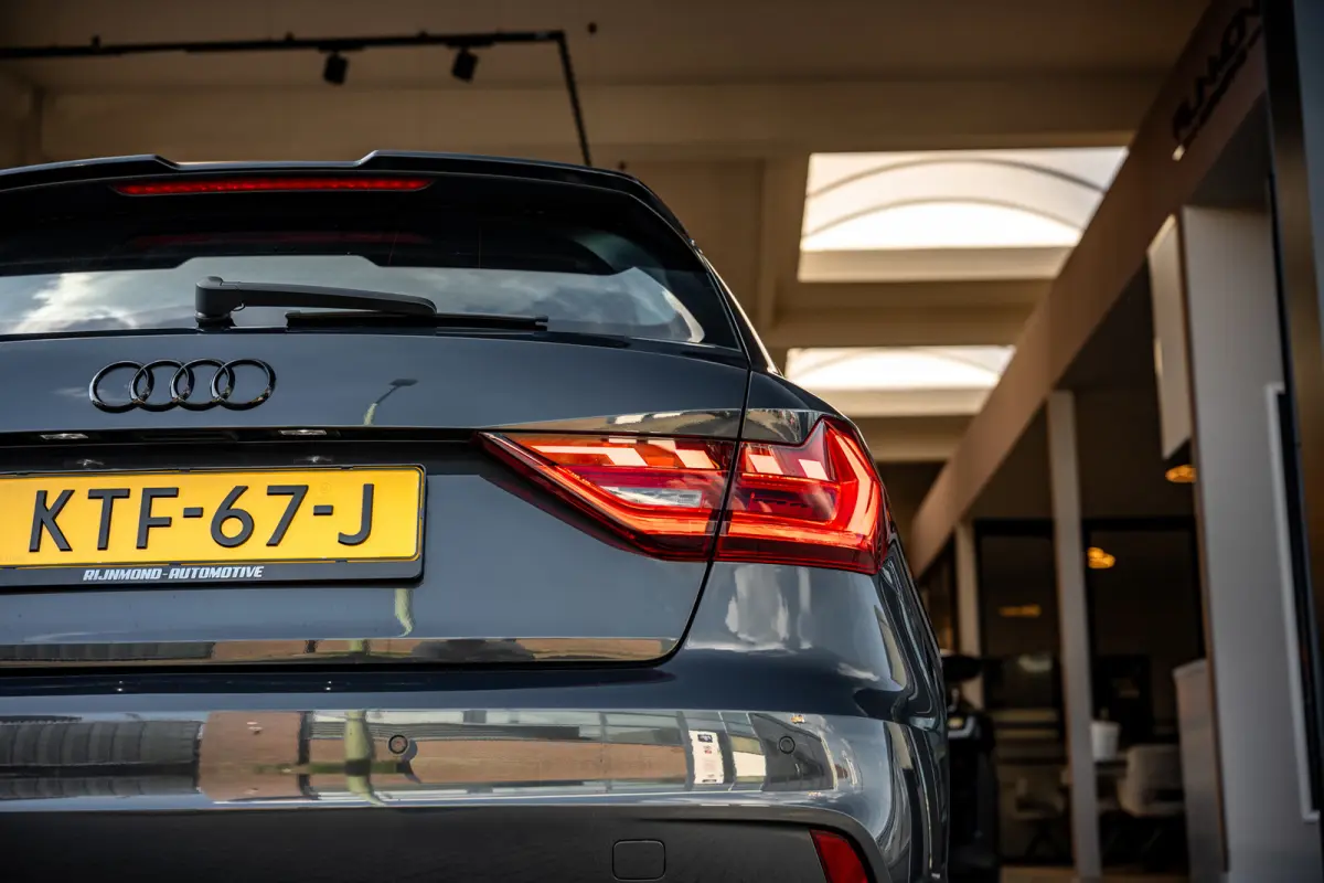 Dealer Onderhouden|Acc Lane-Assist|Carplay|Led|Garantie