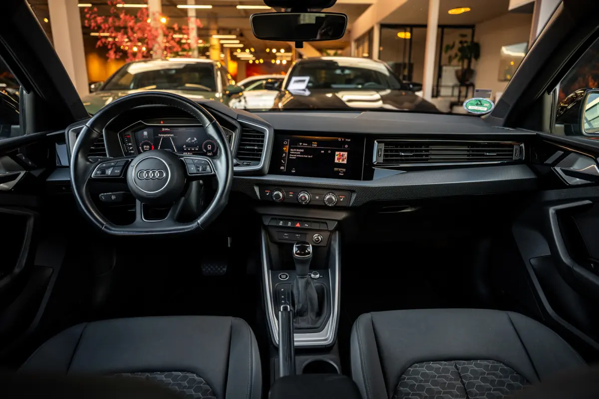 Dealer Onderhouden|Acc Lane-Assist|Carplay|Led|Garantie