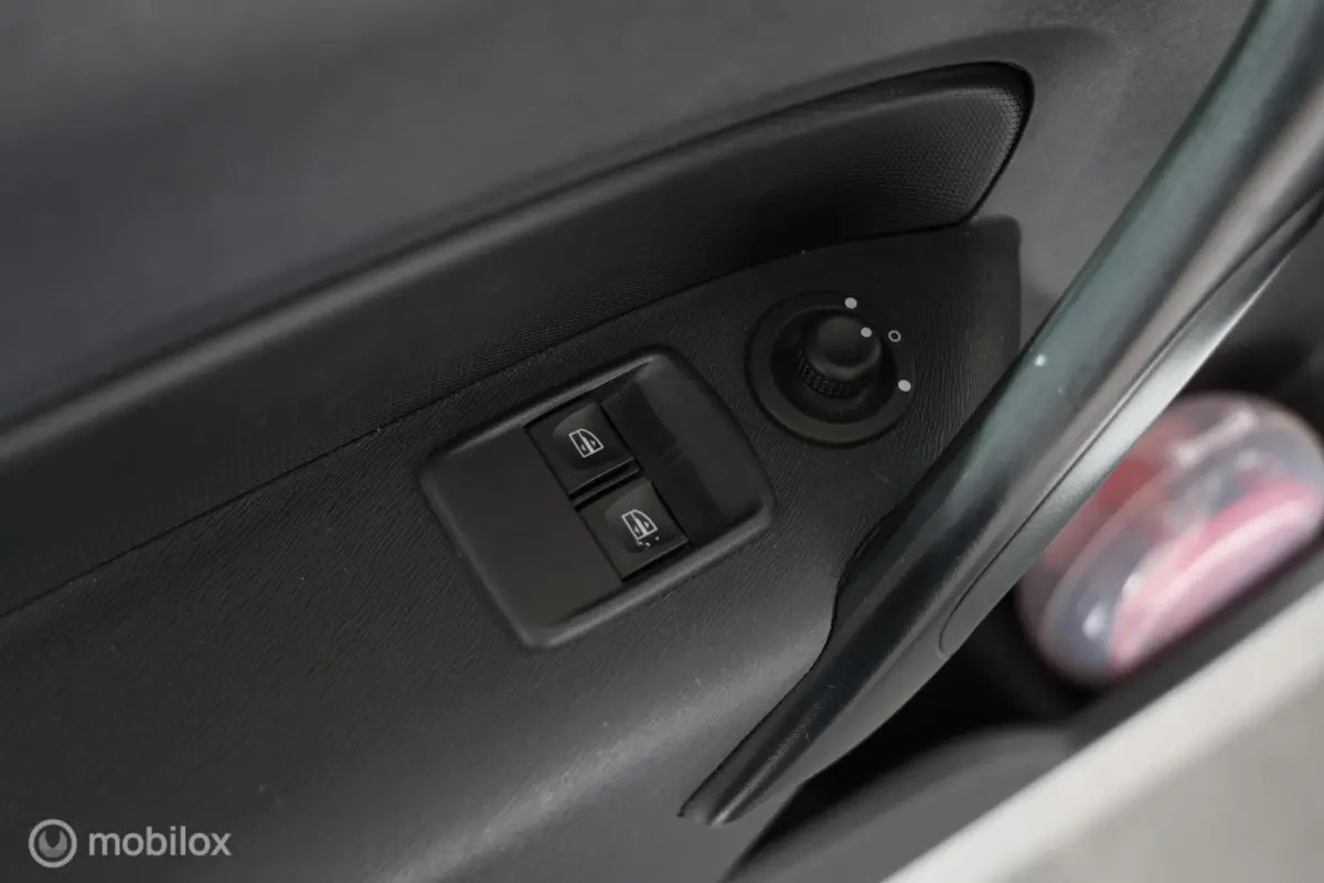 Z.E. Inclusief Accu - Bluetooth - Radio - Elektrische ramen