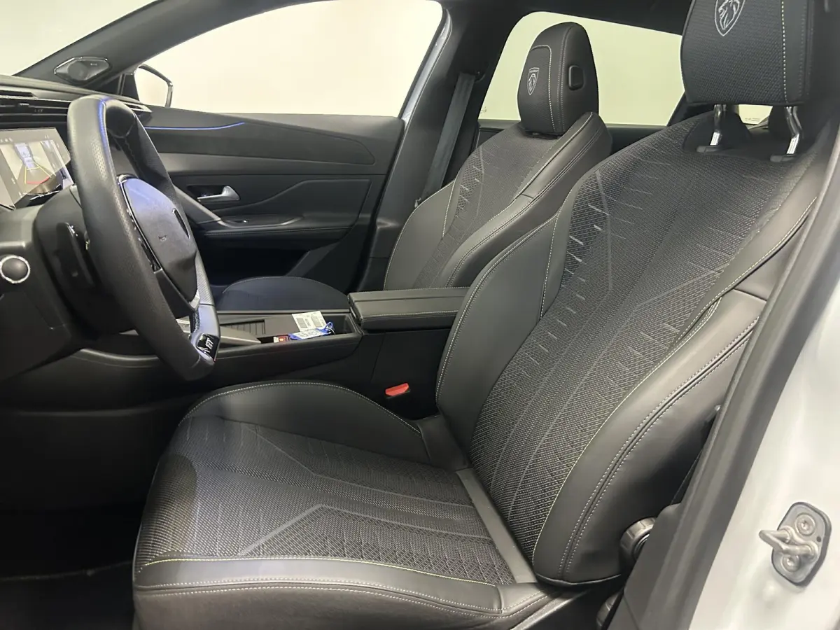 1.6 Plug-in Hybrid 195 GT | Panoramisch schuifdak | 360 Camera | Trekhaak | Apple CarPlay/Android Auto