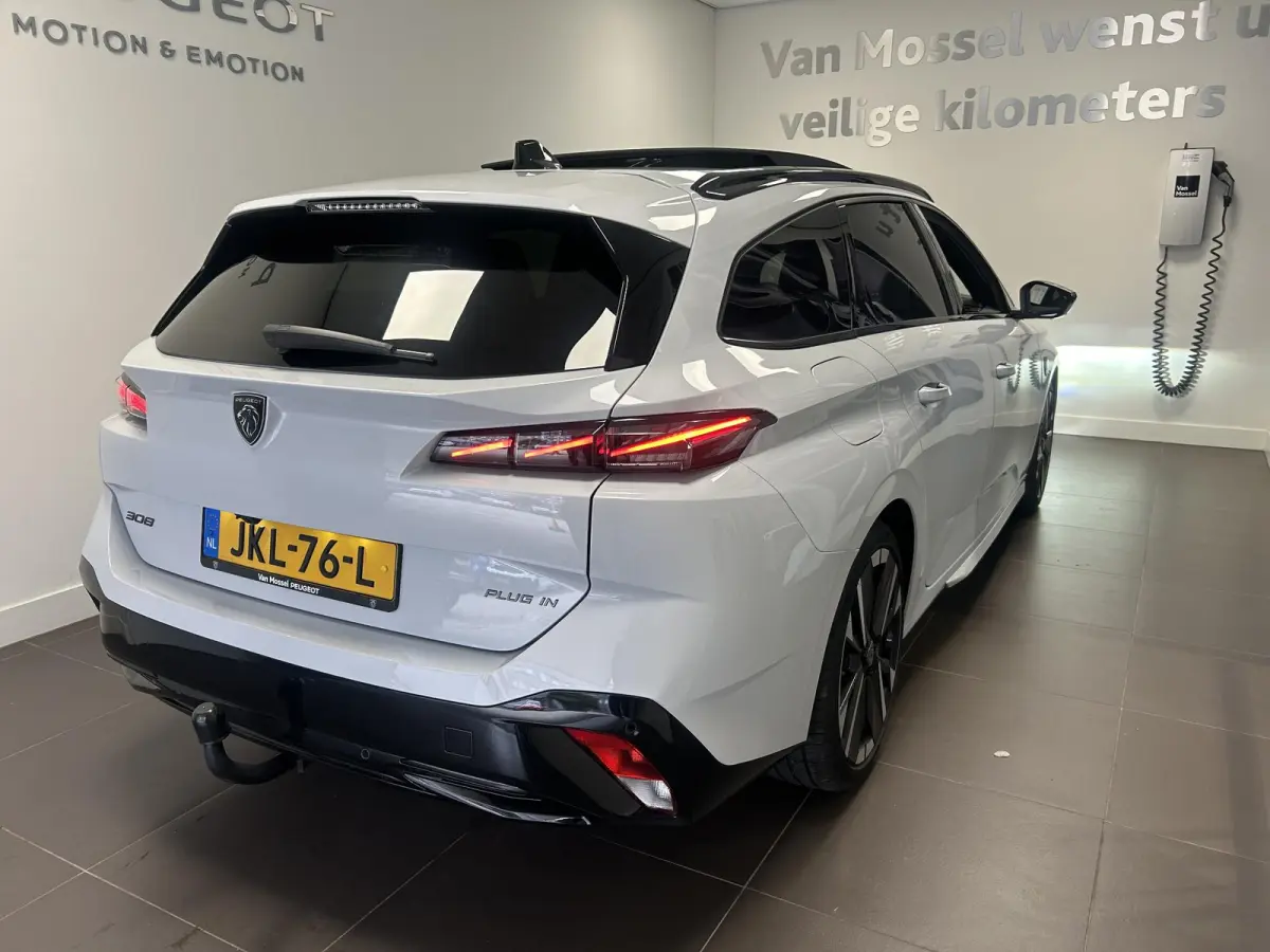 1.6 Plug-in Hybrid 195 GT | Panoramisch schuifdak | 360 Camera | Trekhaak | Apple CarPlay/Android Auto