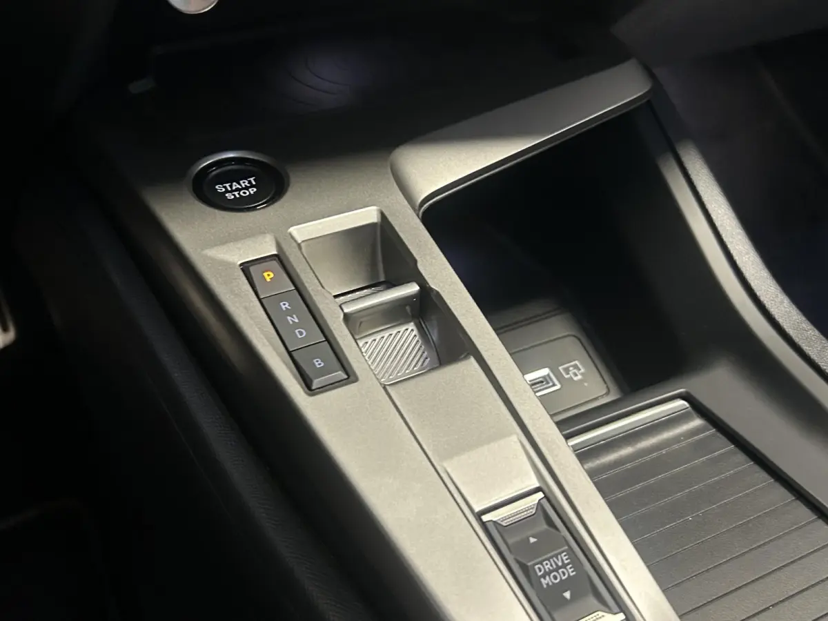 1.6 Plug-in Hybrid 195 GT | Panoramisch schuifdak | 360 Camera | Trekhaak | Apple CarPlay/Android Auto