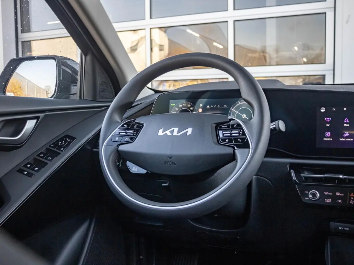 Air 64.8 kWh | Op voorraad | Direct rijden  | Clima | Camera | Apple Carplay | Stoel&Stuur Verwarming