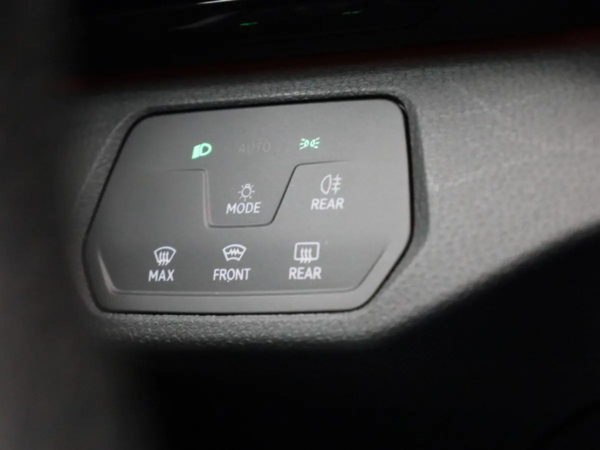 ID.5 Pro 77 kWh 204 PK| Navigatie Pro | Premium Audio | Achteruitrijcamera | Head-Updisplay | Stoelverwarming | Stuurwielverwarming | Voorruit Draadloos Verwarmbaar