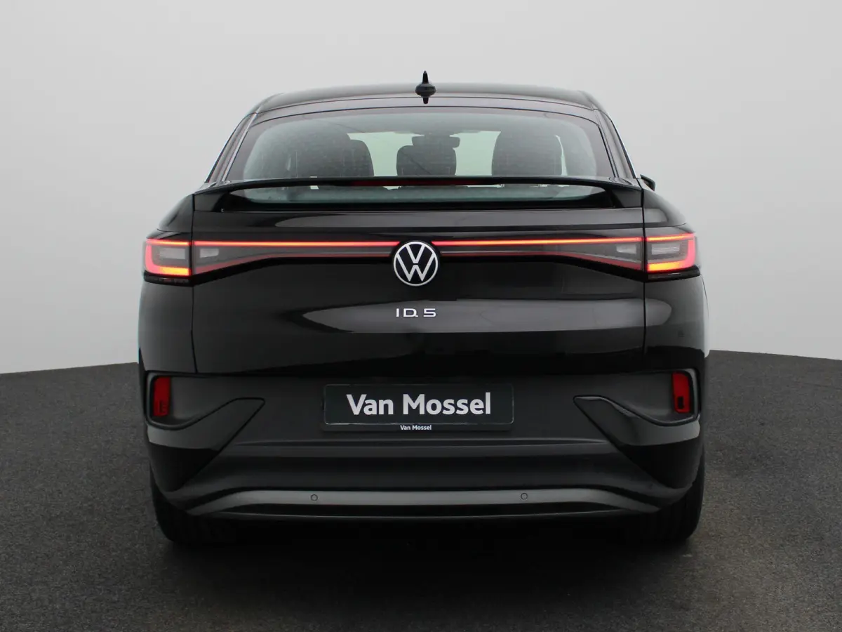 ID.5 Pro 77 kWh 204 PK| Navigatie Pro | Premium Audio | Achteruitrijcamera | Head-Updisplay | Stoelverwarming | Stuurwielverwarming | Voorruit Draadloos Verwarmbaar