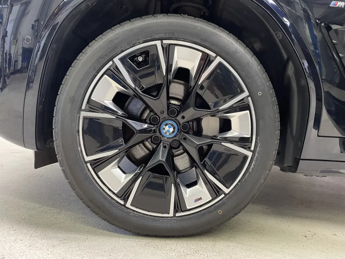 M-SPORT 80 kWh (210kW/286pk) ** LED, LEDER, PANO, ACC, ALARM, H&K SOUND,  20-inch LMV ** 1e EIG - UNFALLFREI ** ** INFORMEER OOK NAAR ONZE AANTREKKELIJKE FINANCIAL-LEASE TARIEVEN **