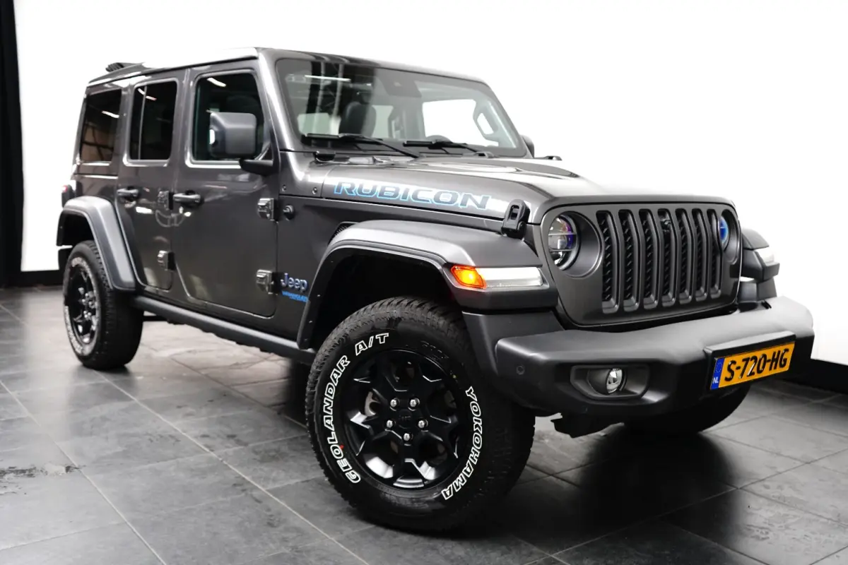 4xe 380 Rubicon l Elekt. Schuifdak l Stoel/Stuurverwarming l Leder l Dodehoek Assist l LED l Navi l Camera l
