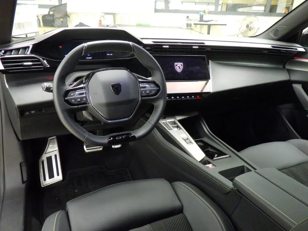 GT 54 kWh | SOH 98% | Fase 3 laden | Nieuw model | 6.500km | Warmtepomp | Luxe stoelen | Alcantara |