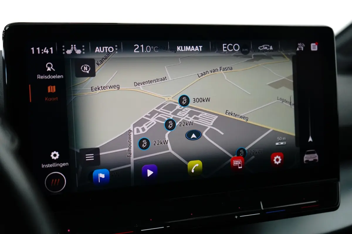 Performance One 62 kWh l Camera l Stoel/Stuurverwarming l Full LED l Navigatie l PDC l Cr Control l 19"LM Velgen l