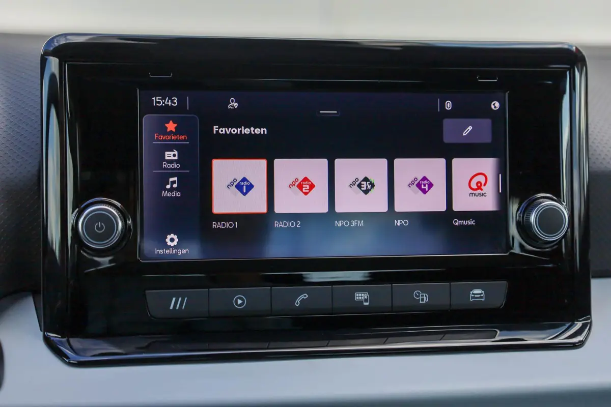 1.0 TSI 95pk Style | Parkeersensor | LM Velgen 17" | Apple Carplay/Android Auto