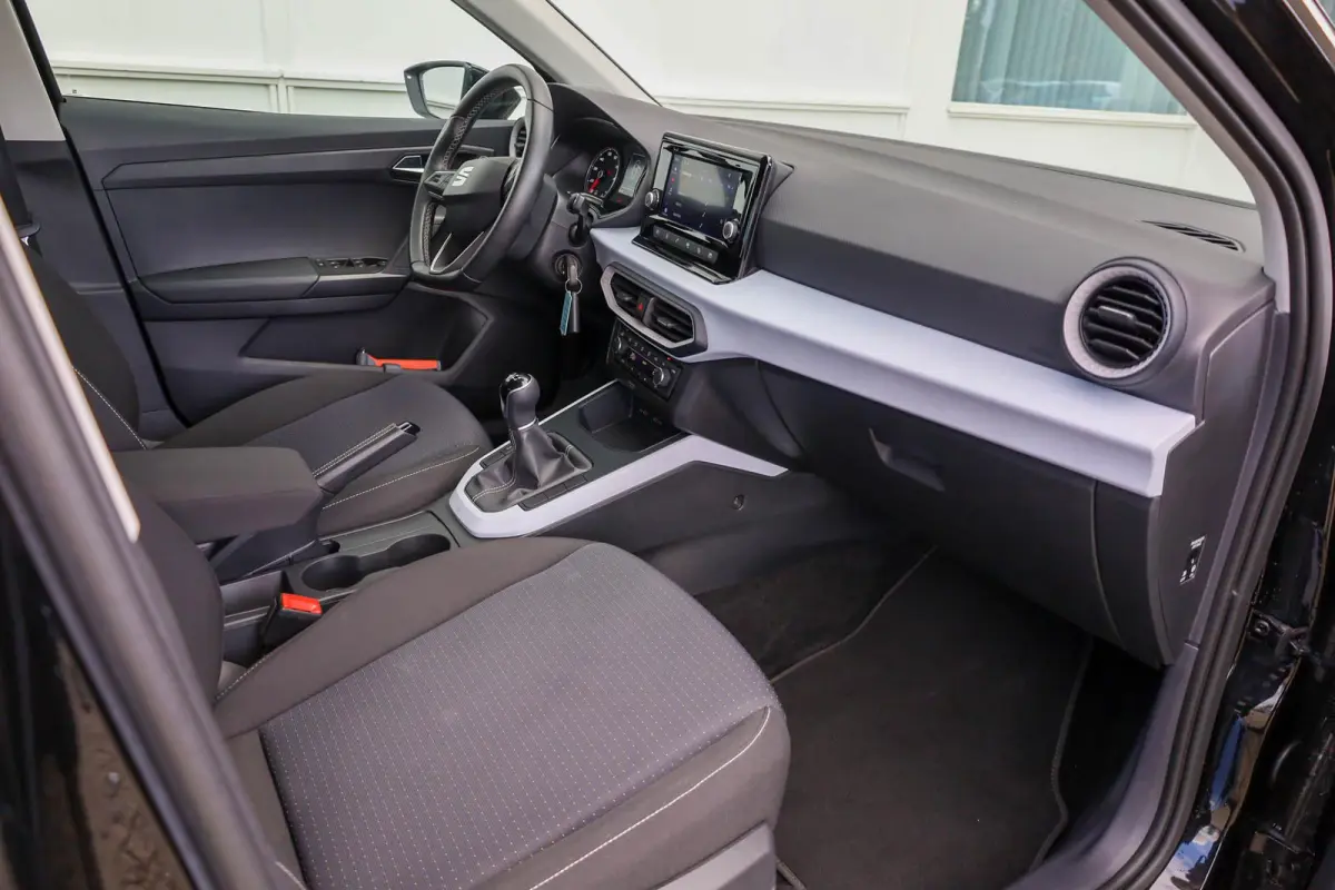 1.0 TSI 95pk Style | Parkeersensor | LM Velgen 17" | Apple Carplay/Android Auto