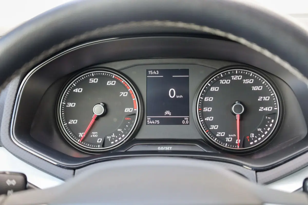 1.0 TSI 95pk Style | Parkeersensor | LM Velgen 17" | Apple Carplay/Android Auto