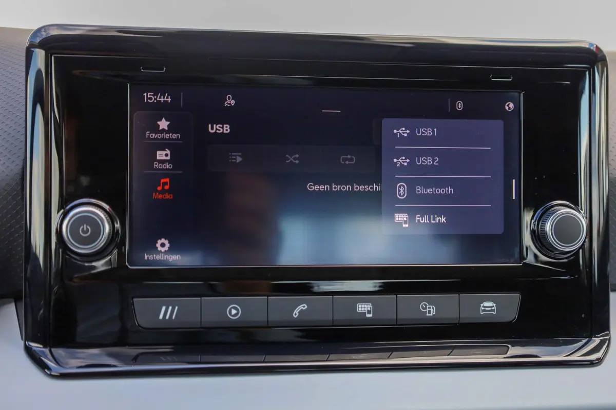 1.0 TSI 95pk Style | Parkeersensor | LM Velgen 17" | Apple Carplay/Android Auto