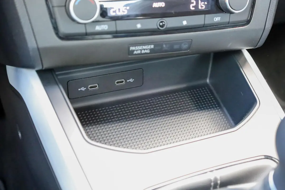 1.0 TSI 95pk Style | Parkeersensor | LM Velgen 17" | Apple Carplay/Android Auto