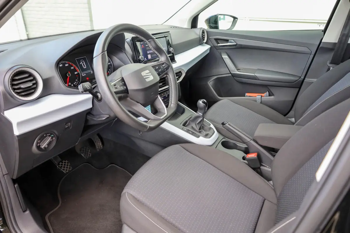 1.0 TSI 95pk Style | Parkeersensor | LM Velgen 17" | Apple Carplay/Android Auto