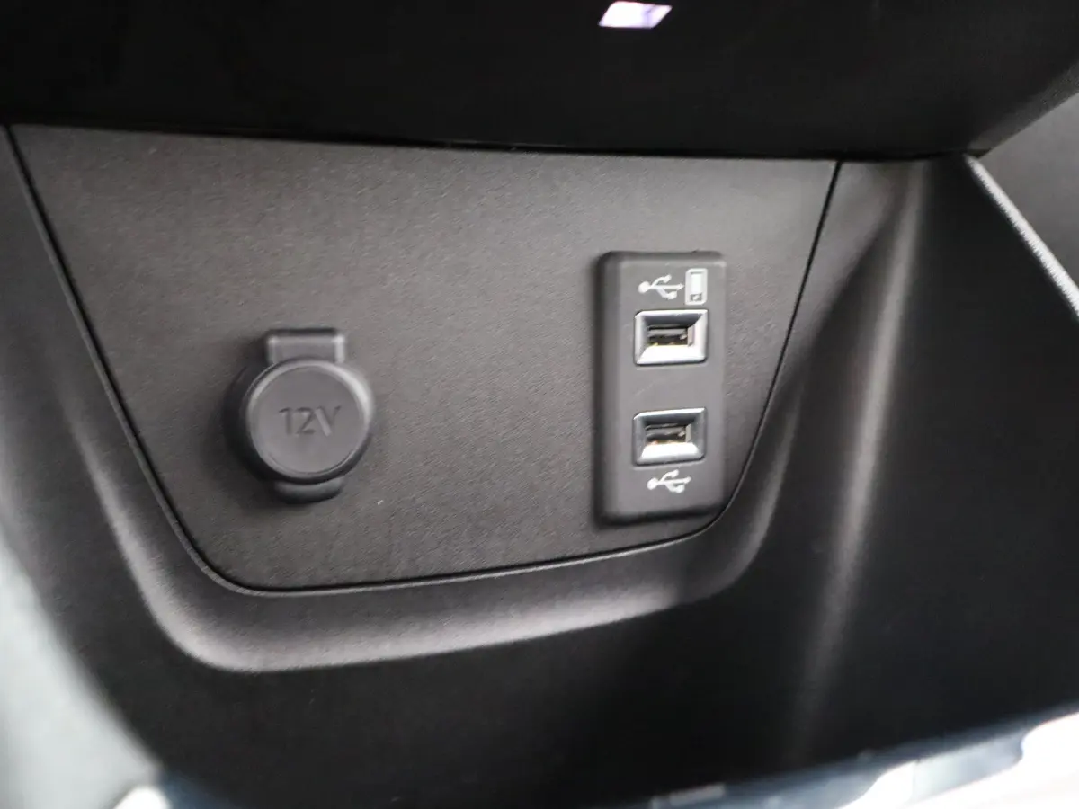 1.2 Turbo Innovation | 100% ondh. | Achteruitrijcamera | Airco (automatisch) | Comfortstoel(en)