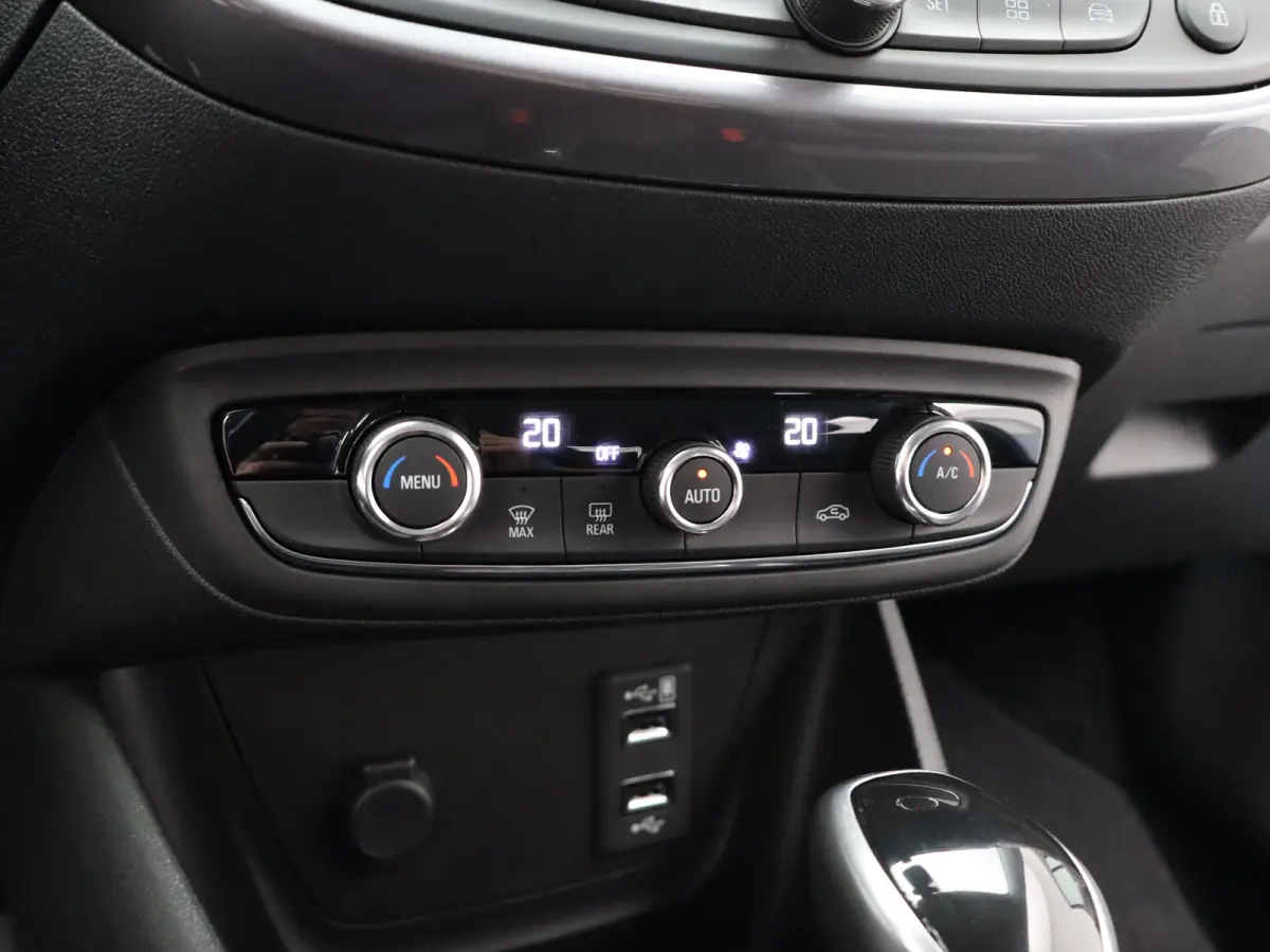 1.2 Turbo Innovation | 100% ondh. | Achteruitrijcamera | Airco (automatisch) | Comfortstoel(en)